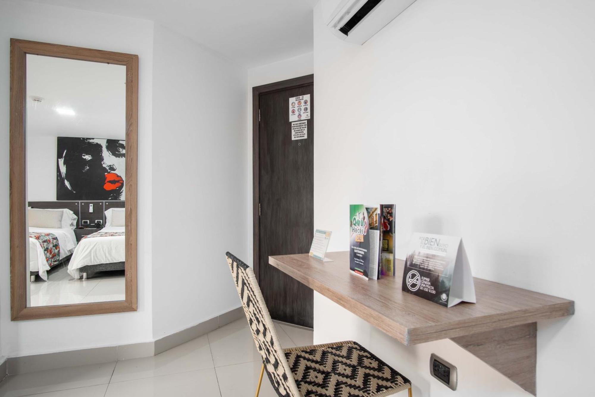Azor Hotel Cali Versalles Bagian luar foto