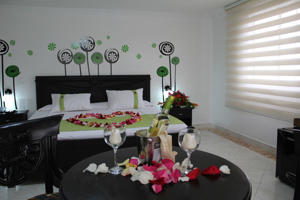 Azor Hotel Cali Versalles Bagian luar foto